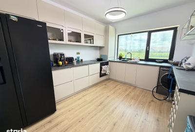 Casă cu 4 camere cu Teren 520 Mp în Micești - 6