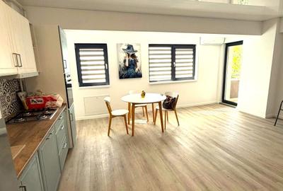 Apartament cu 2 camere decomandat în Casa de Cultură