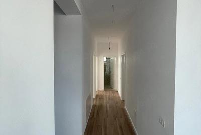 Casă cu 4 camere cu Teren 500 Mp în 1 Decembrie - 10