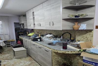 Apartament cu 4 camere decomandat în Apărătorii Patriei - 2