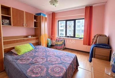 Apartament cu 3 camere decomandat, mobilat în Mircea cel Bătrân