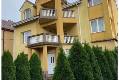 Casă cu 3 camere cu Teren 1500 Mp în Exterior Vest