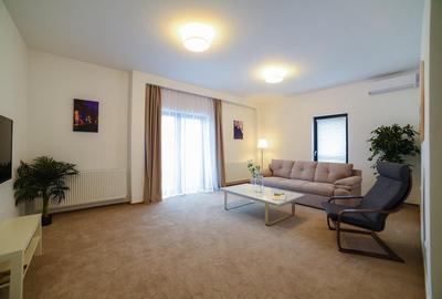 Apartament cu 2 camere decomandat în Tractorul - 1