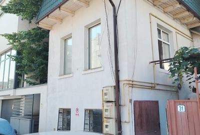 Apartament cu 2 camere decomandat, mobilat în Victoriei