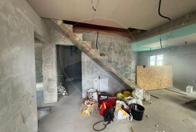 Casă cu 3 camere cu Teren 259 Mp în Câmpineanca - 2