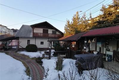 Casă cu 5 camere cu Teren 550 Mp în Central