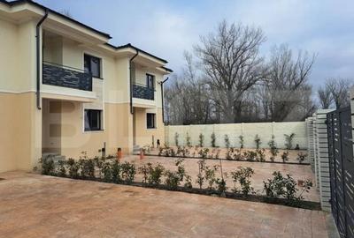 Casă cu 4 camere cu Teren 250 Mp în Leamna de Jos