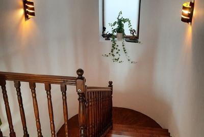 Casă cu 5 camere cu Teren 1514 Mp în Central - 10