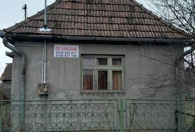 Casă cu 3 camere cu Teren 1200 Mp în Central - 1
