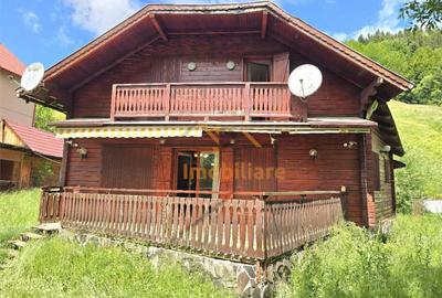 Casă cu 6 camere cu Teren 1761 Mp în Izlaz