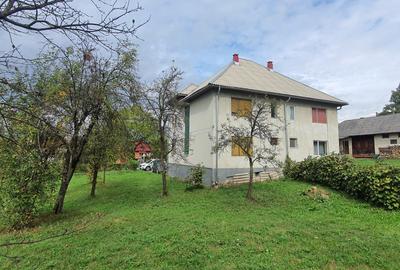 Casă cu 4 camere cu Teren 2200 Mp în Șișești - 1