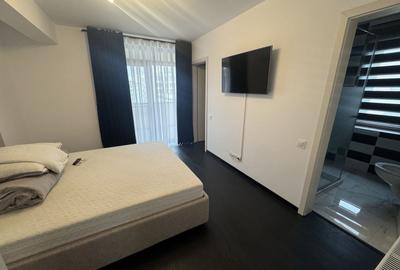 Apartament cu 3 camere semidecomandat, mobilat în Mihai Viteazul