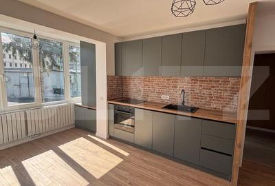 Apartament cu 3 camere semidecomandat, mobilat în Centrul Istoric