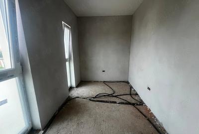 Casă cu 2 camere cu Teren 500 Mp în Vladimirescu
