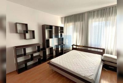 Apartament cu 3 camere semidecomandat în Central - 2