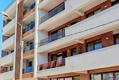 Apartament cu 3 camere semidecomandat, mobilat în Ultracentral