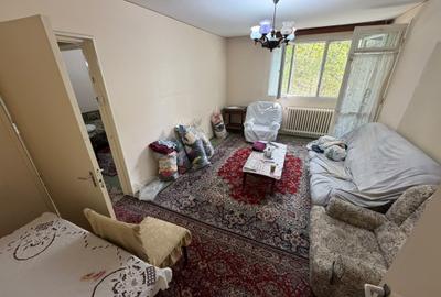 Apartament cu 3 camere semidecomandat în Titan