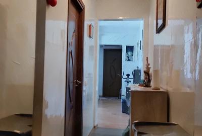 Apartament cu 2 camere decomandat în Poarta 6