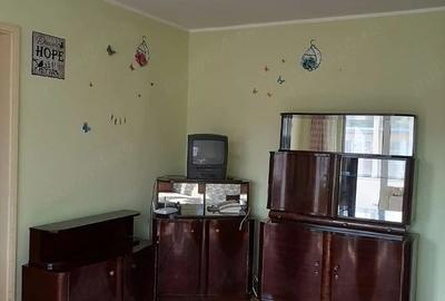 Apartament cu 2 camere nedecomandat în Astra