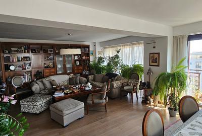 Apartament cu 4 camere decomandat în Barbu Văcărescu