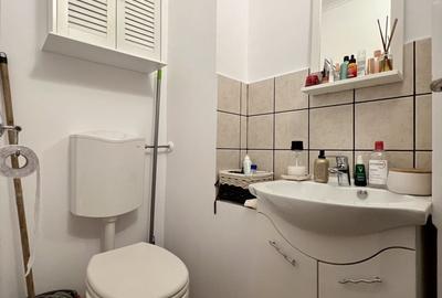 Apartament cu 3 camere decomandat în Est