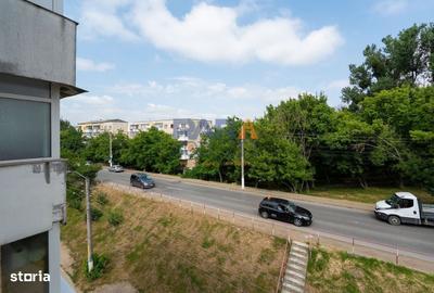 Apartament cu 3 camere decomandat în Horia