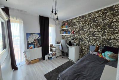 Apartament cu 4 camere decomandat în Borhanci - 2