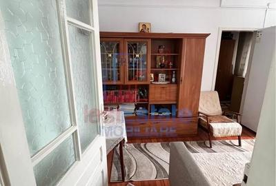 Apartament cu 2 camere nedecomandat în Tătărași