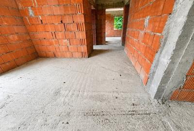 Casă cu Teren 124 Mp în Olanu