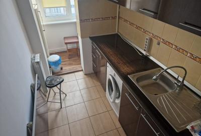 Apartament cu 2 camere semidecomandat în Sârbi