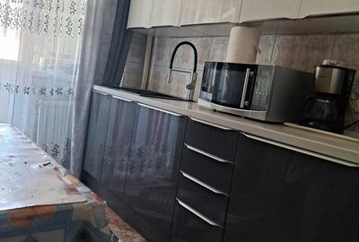Apartament cu 3 camere decomandat în Central - 2