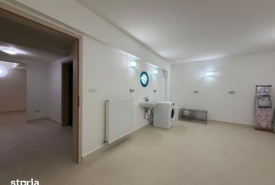 Casă cu 9 camere cu Teren 1220 Mp în Central - 1