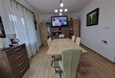 Casă cu 5 camere cu Teren 200 Mp în Muncitoresc - 2