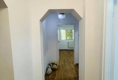 Apartament cu 4 camere decomandat în Tineretului