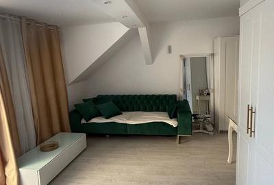 Casă cu Teren 300 Mp în Central