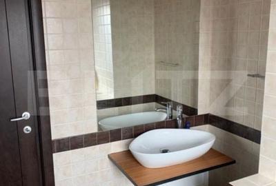 Apartament cu 3 camere în Zorilor