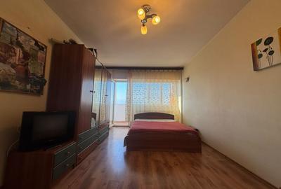 Apartament cu 4 camere decomandat în Ștefan cel Mare