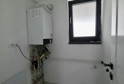 Casă cu 5 camere cu Teren 329 Mp în 1 Decembrie