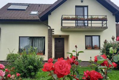 Casă cu 4 camere în Central - 1
