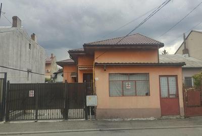 Casă cu 3 camere cu Teren 164 Mp în Central - 1