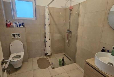 Casă cu 4 camere în Brănești