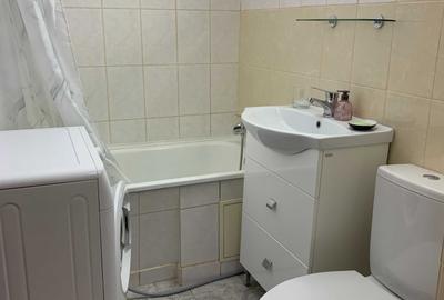 Apartament cu 3 camere semidecomandat în Exterior Vest