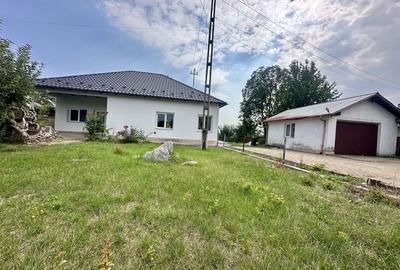 Casă cu 4 camere în Iezer