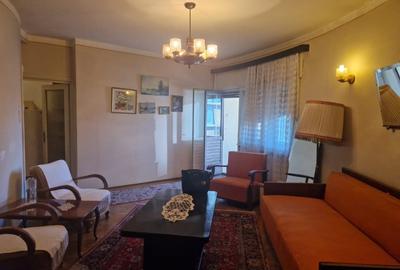 Apartament cu 2 camere semidecomandat, mobilat în Ultracentral