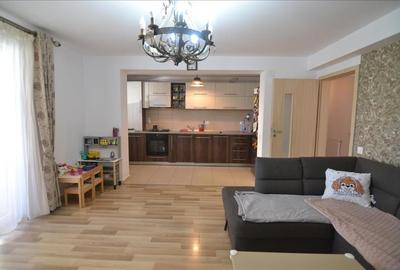 Apartament cu 3 camere decomandat în Tractorul - 1