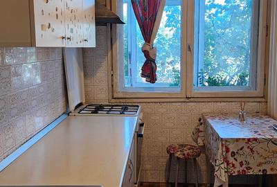 Apartament cu 3 camere semidecomandat în Giulești - 2