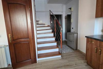 Apartament cu 3 camere, mobilat în Central - 1