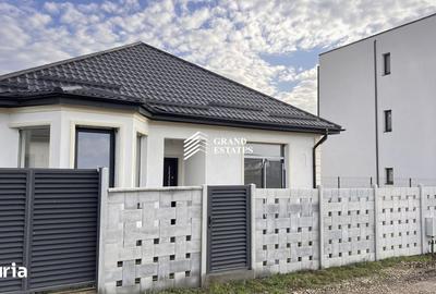 Casă cu 5 camere cu Teren 400 Mp în Central - 1
