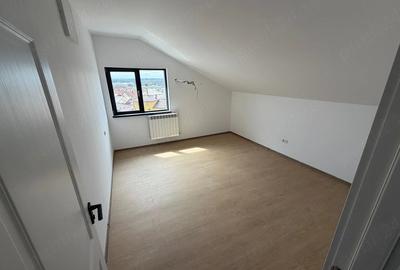 Apartament cu 4 camere decomandat în Central - 5