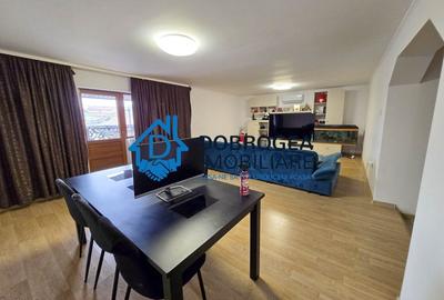 Apartament cu 4 camere decomandat, mobilat în Central